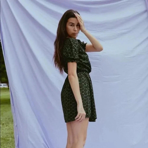 URBAN OUTFITTER | GREEN ANNA  CREPE WRAP MINI DRESS - Picture 3 of 15